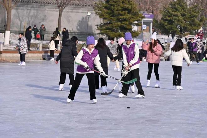 多所高校专业冰场对外开放新利娱乐冰雪头条：北京