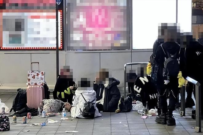 町醉生梦死宁可下海拍片也不回家日本堕落的东横小孩：在歌舞伎(图9)