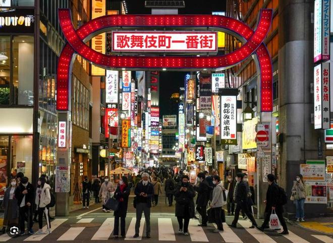 町醉生梦死宁可下海拍片也不回家日本堕落的东横小孩：在歌舞伎(图13)
